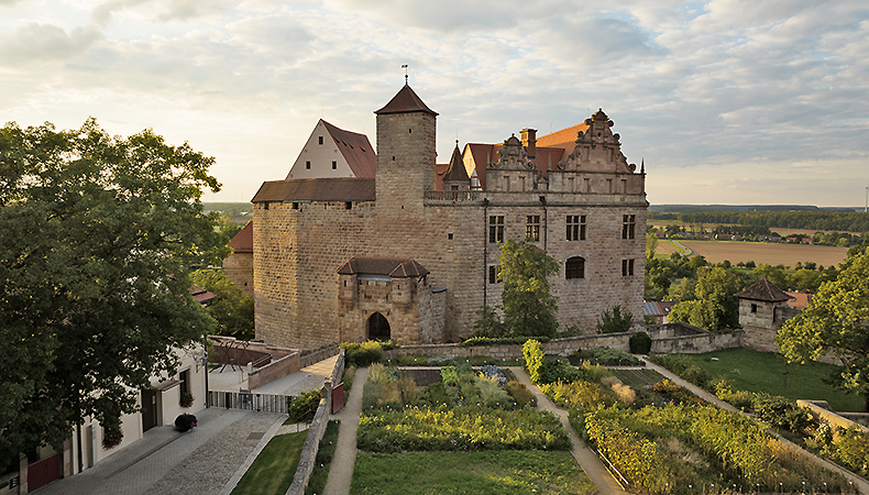 Bild: Cadolzburg mit Burggarten