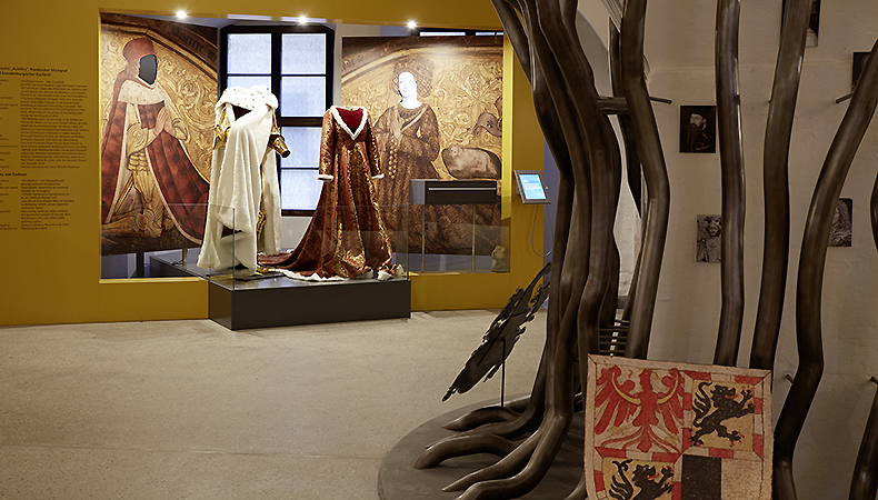 Bild: Ausstellung &raquo;HerrschaftsZeiten! Erlebnis Cadolzburg&laquo;